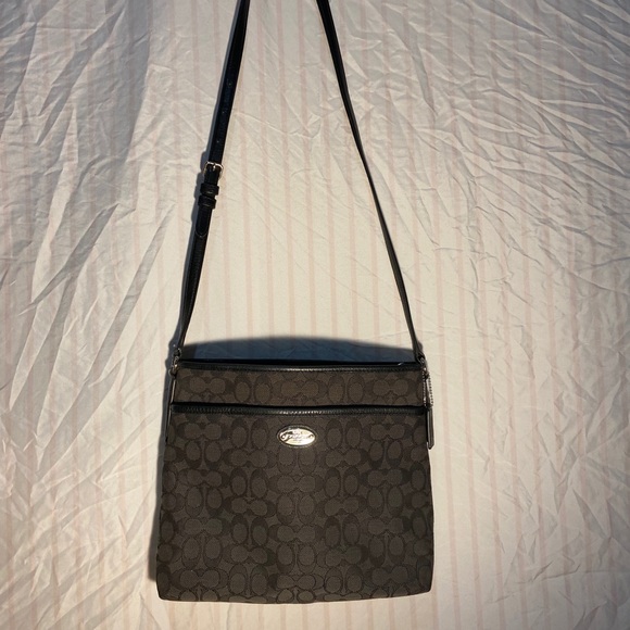 Black coach shoulder bag - Picture 1 of 2